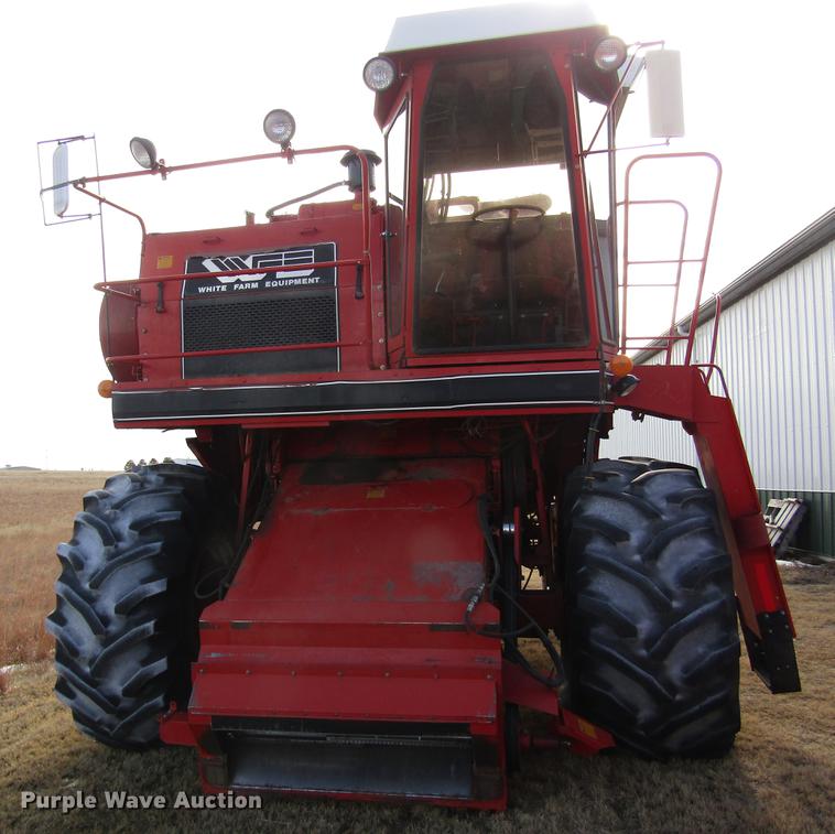 image for item DD8688 1984 White 8920 combine