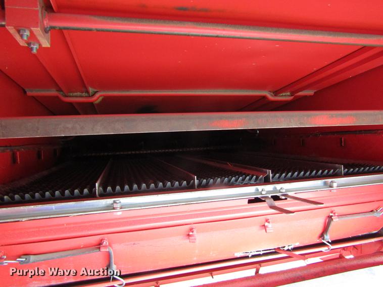 image for item DD8688 1984 White 8920 combine