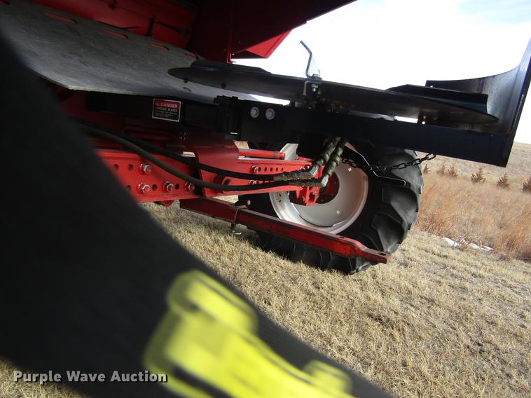 image for item DD8688 1984 White 8920 combine