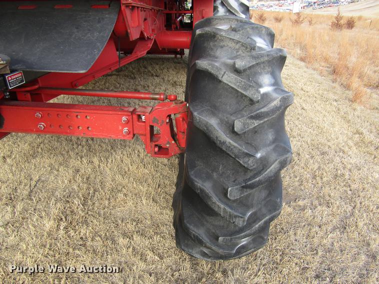 image for item DD8688 1984 White 8920 combine