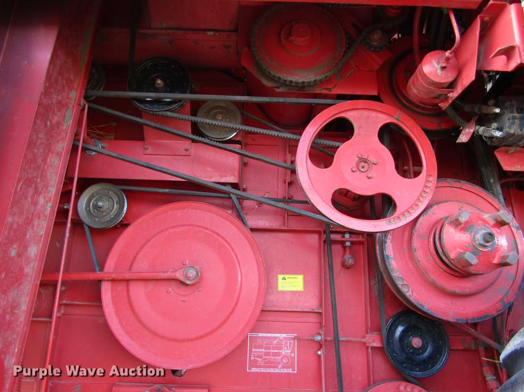 image for item DD8688 1984 White 8920 combine