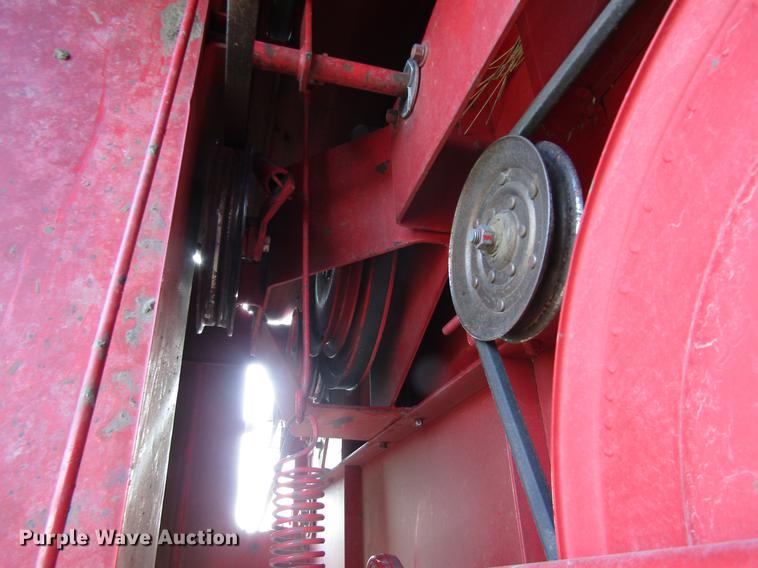 image for item DD8688 1984 White 8920 combine