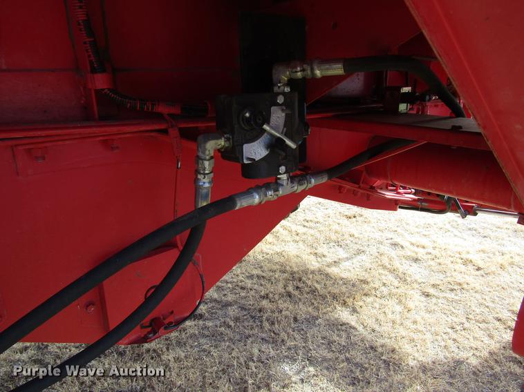 image for item DD8688 1984 White 8920 combine