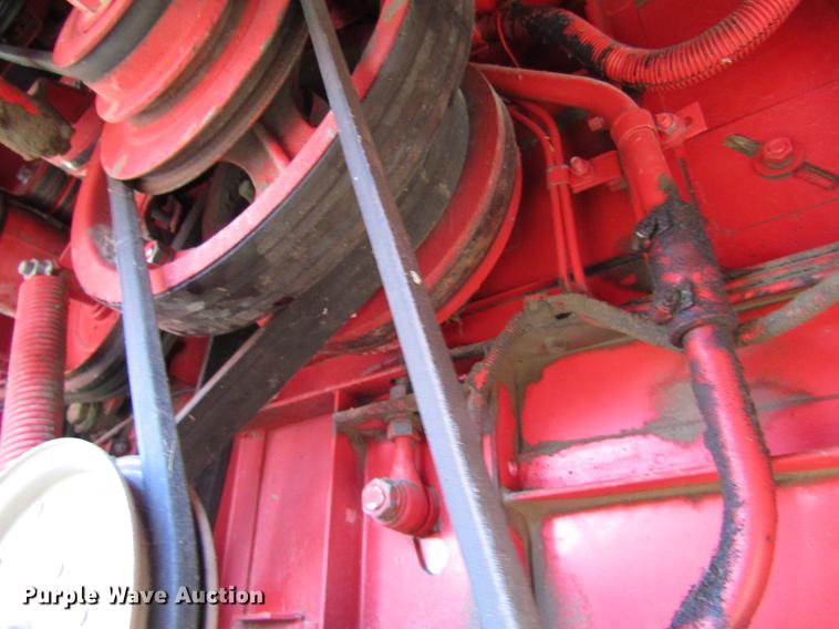 image for item DD8688 1984 White 8920 combine