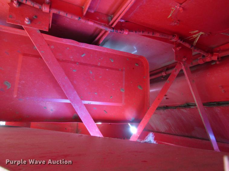 image for item DD8688 1984 White 8920 combine