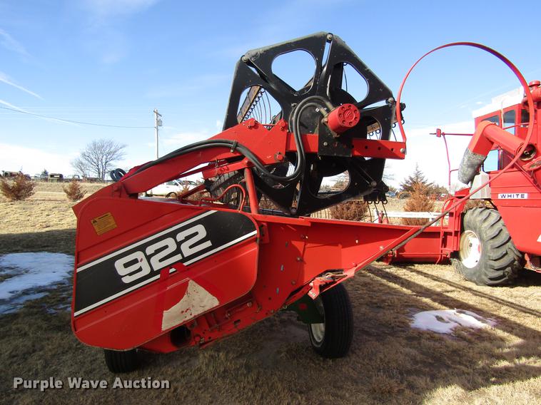 image for item DD8688 1984 White 8920 combine