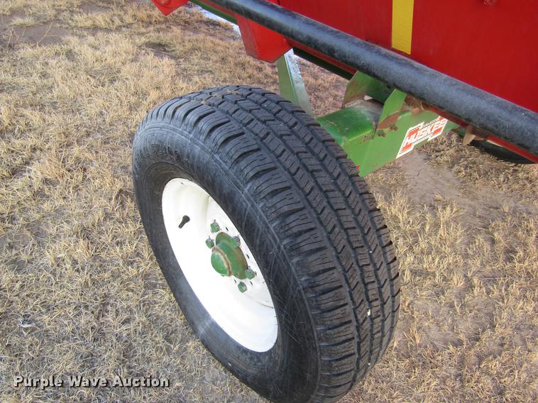 image for item DD8688 1984 White 8920 combine