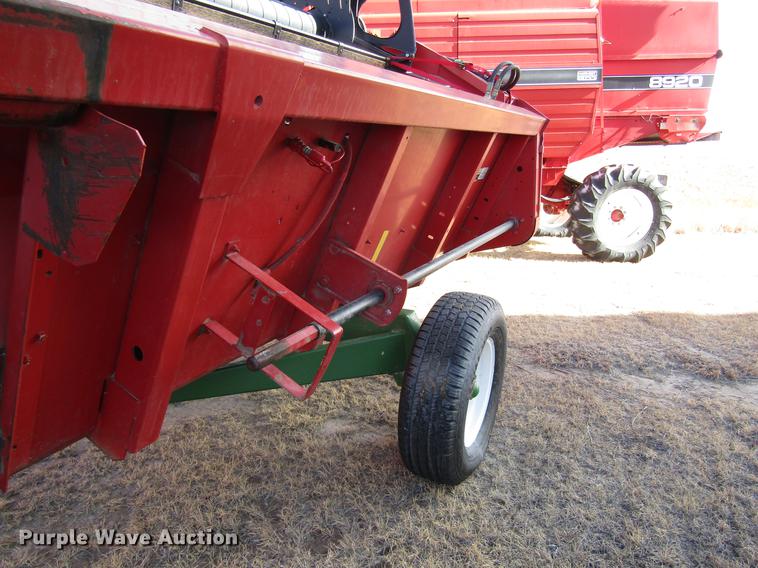 image for item DD8688 1984 White 8920 combine