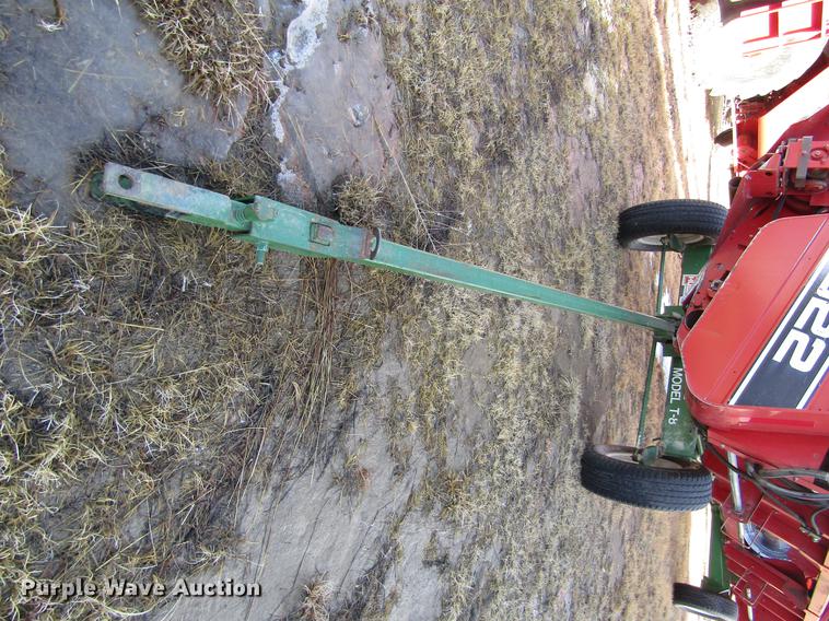 image for item DD8688 1984 White 8920 combine