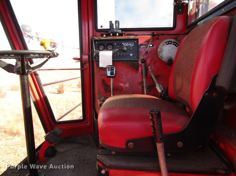 image for item DD8688 1984 White 8920 combine