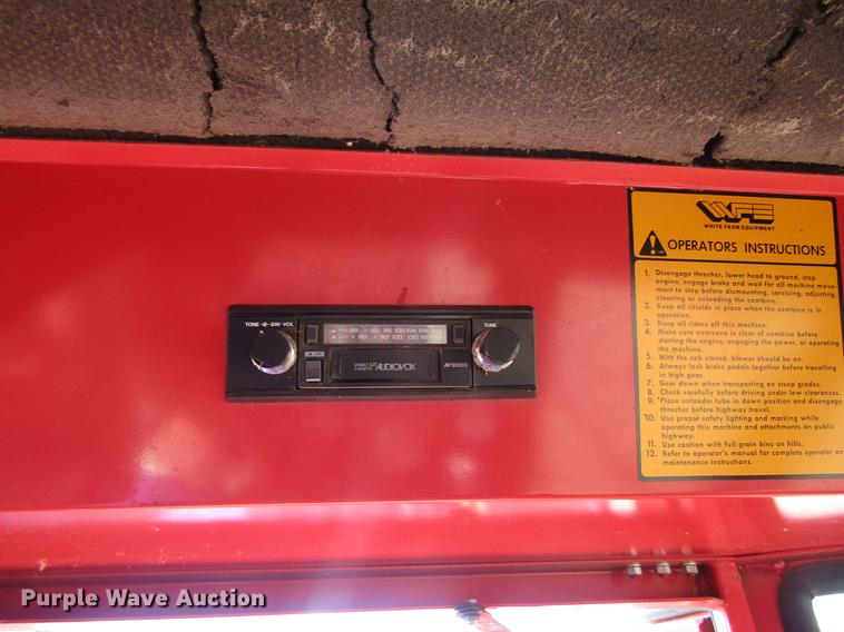 image for item DD8688 1984 White 8920 combine