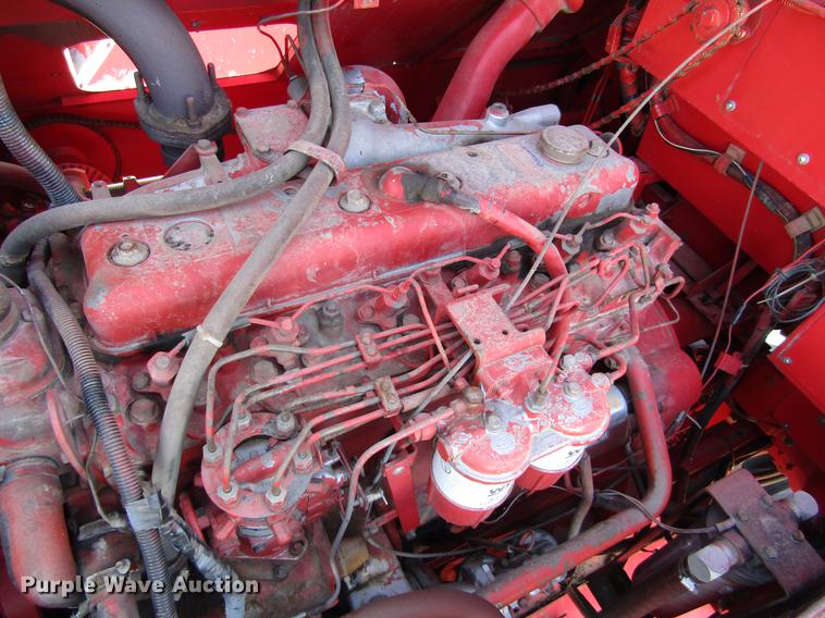 image for item DD8688 1984 White 8920 combine