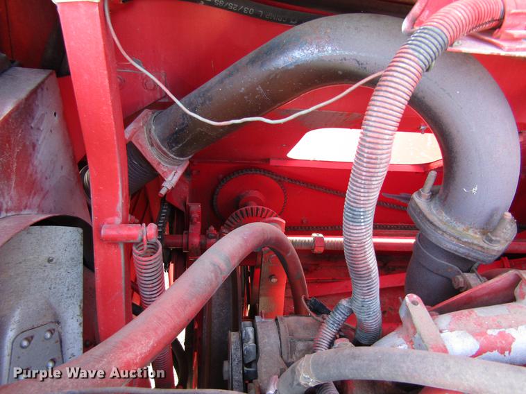 image for item DD8688 1984 White 8920 combine