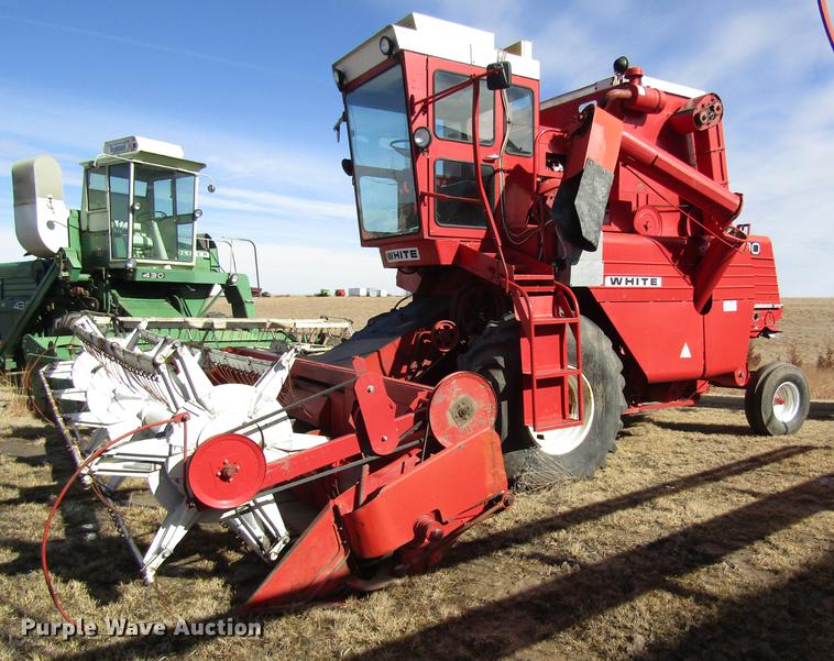 image for item DD8689 1974 White 7300 combine