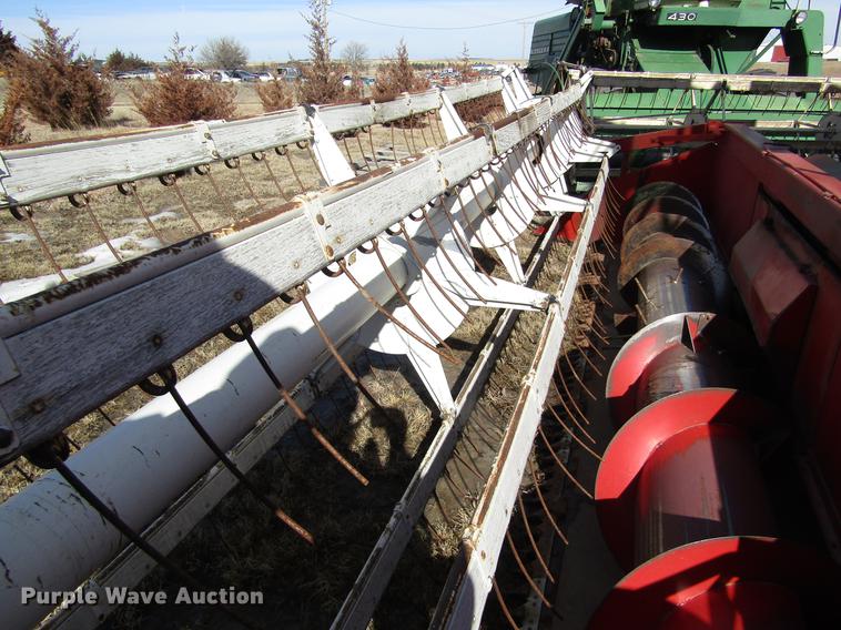 image for item DD8689 1974 White 7300 combine