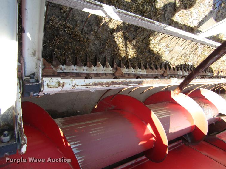 image for item DD8689 1974 White 7300 combine