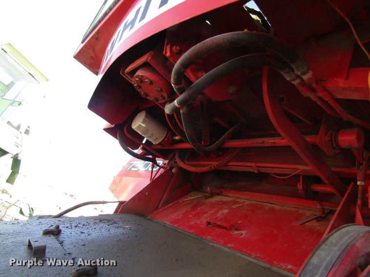 image for item DD8689 1974 White 7300 combine