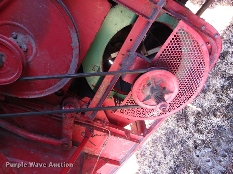 image for item DD8689 1974 White 7300 combine