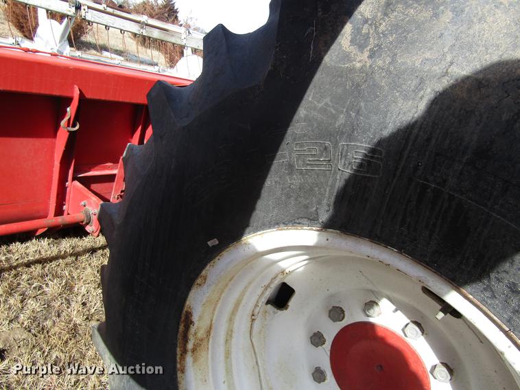 image for item DD8689 1974 White 7300 combine