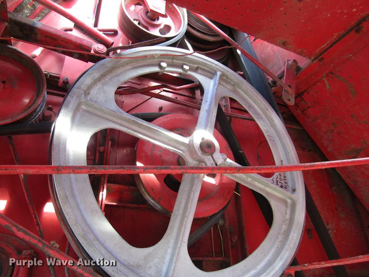 image for item DD8689 1974 White 7300 combine