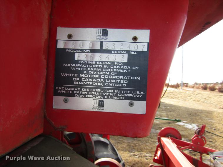 image for item DD8689 1974 White 7300 combine