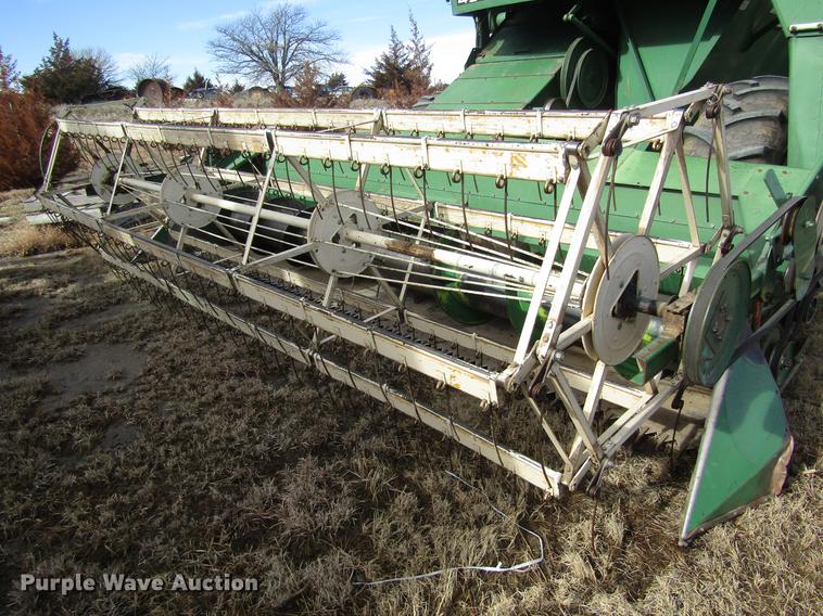 image for item DD8690 Oliver 430 combine