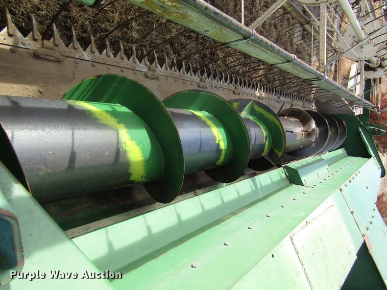 image for item DD8690 Oliver 430 combine