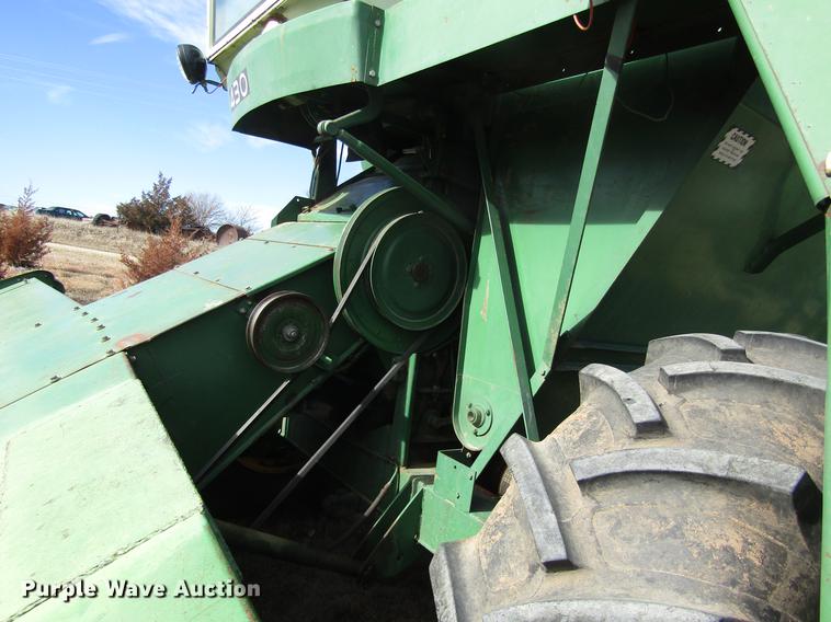image for item DD8690 Oliver 430 combine