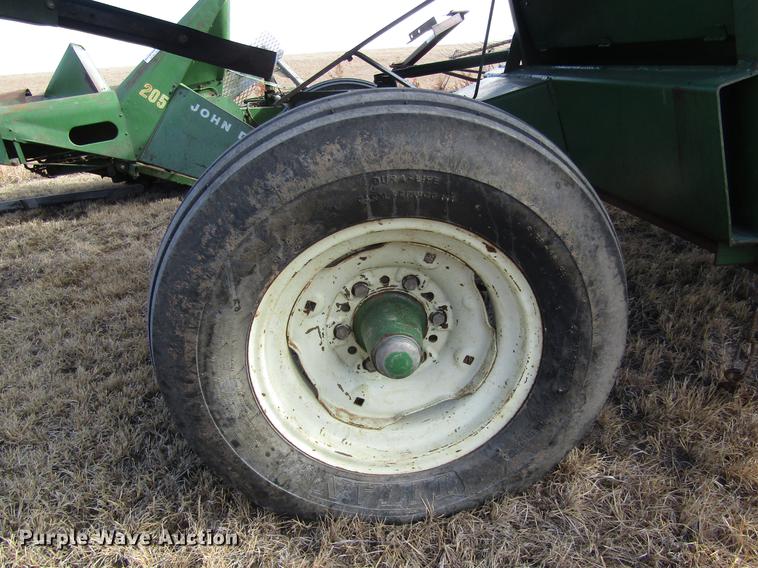 image for item DD8690 Oliver 430 combine