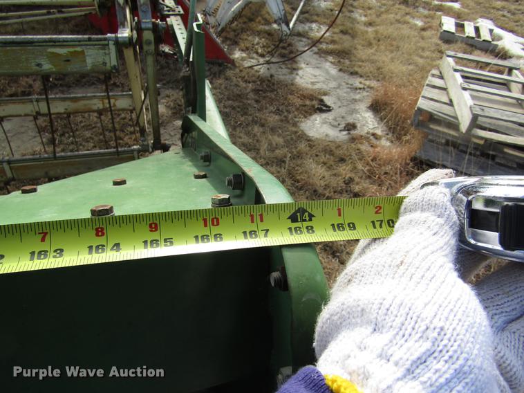 image for item DD8690 Oliver 430 combine