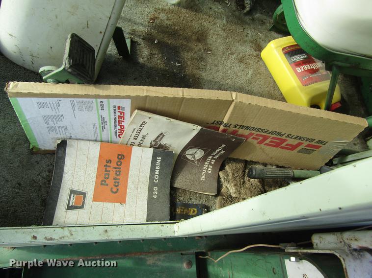 image for item DD8690 Oliver 430 combine