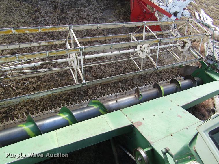 image for item DD8690 Oliver 430 combine