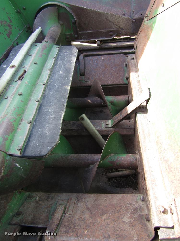 image for item DD8691 John Deere 205 corn head