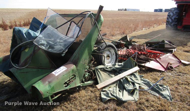 image for item DD8693 John Deere 205 head parts