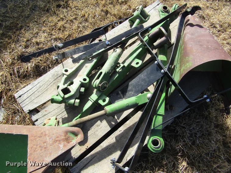 image for item DD8693 John Deere 205 head parts