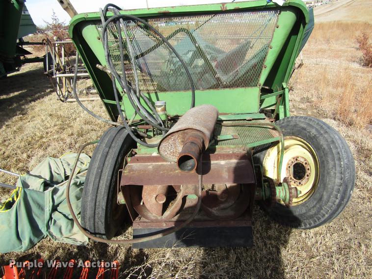 image for item DD8693 John Deere 205 head parts