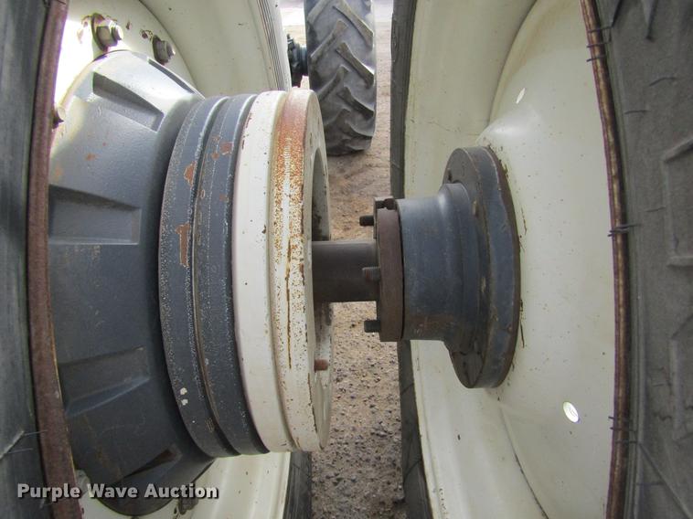 image for item DE6591 1994 Ford New Holland 8870 MFWD tractor