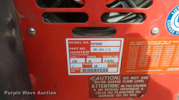 image for item DE9738 Hunter DSP9500 tire balancer