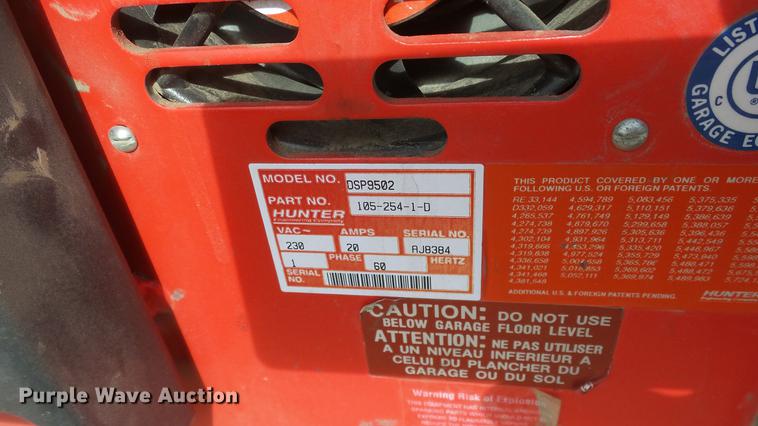 image for item DE9738 Hunter DSP9500 tire balancer