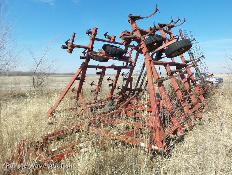 image for item DF9475 Case 4800 field cultivator