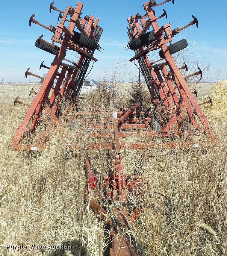 image for item DF9475 Case 4800 field cultivator