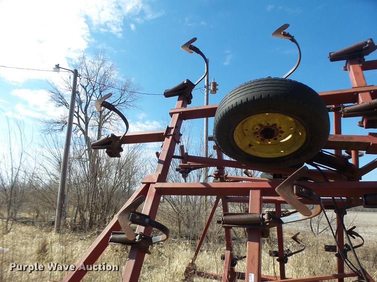 image for item DF9475 Case 4800 field cultivator