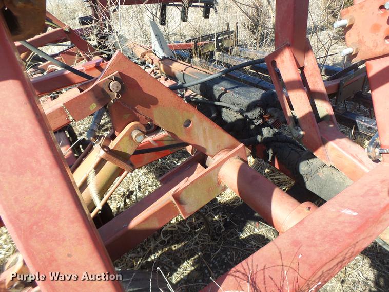 image for item DF9475 Case 4800 field cultivator