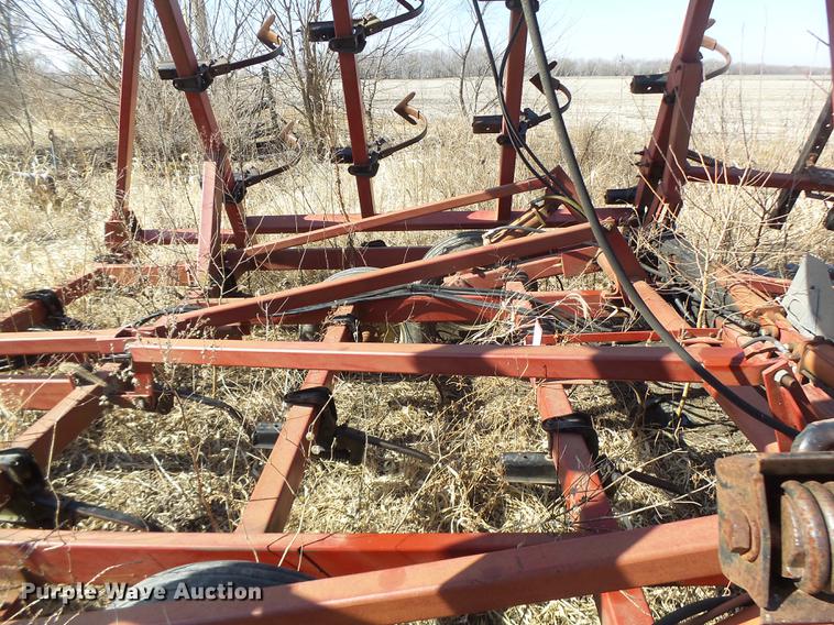 image for item DF9475 Case 4800 field cultivator