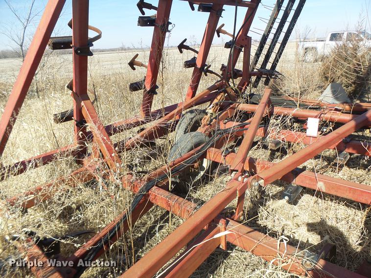 image for item DF9475 Case 4800 field cultivator