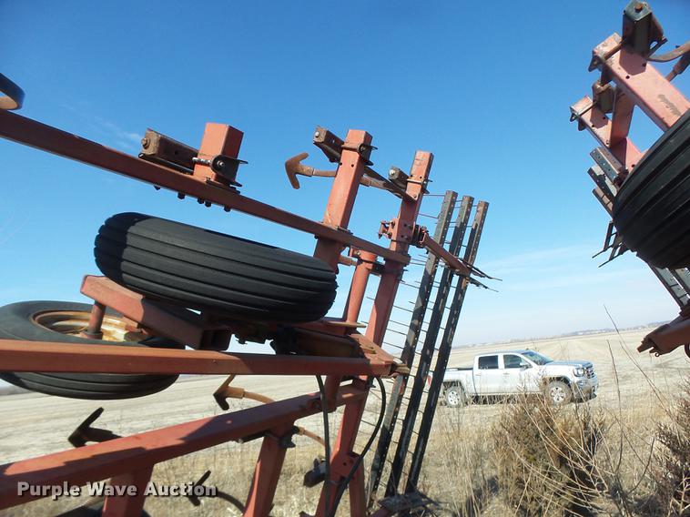 image for item DF9475 Case 4800 field cultivator