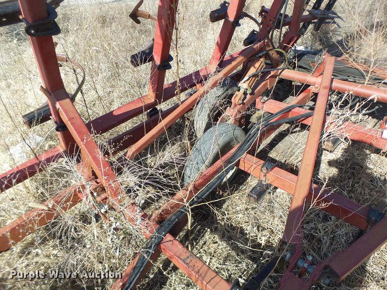 image for item DF9475 Case 4800 field cultivator