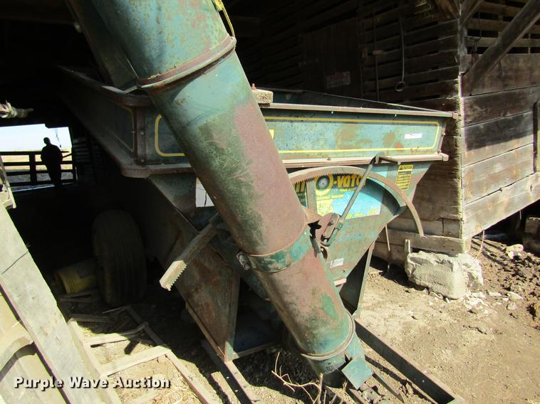 image for item DF9478 Grain-O-Vator feed mixer