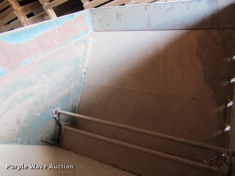 image for item DF9478 Grain-O-Vator feed mixer