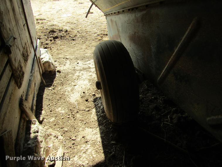 image for item DF9478 Grain-O-Vator feed mixer